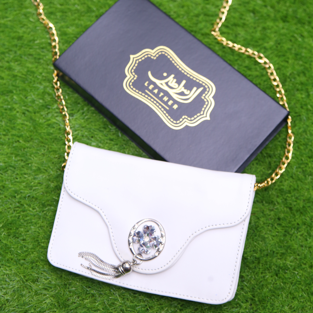 Elegant White Ladies Purse Premium Synthetic Leather Handbag for Women Stylish Shoulder Bag
