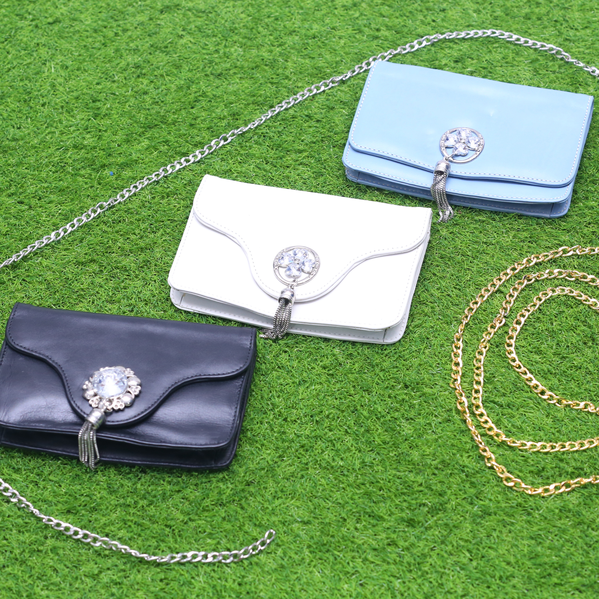 Elegant White Ladies Purse