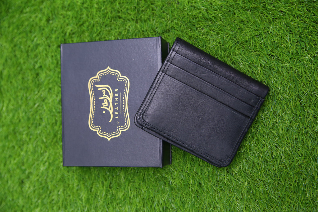 Slim Essential Leather Card Holder