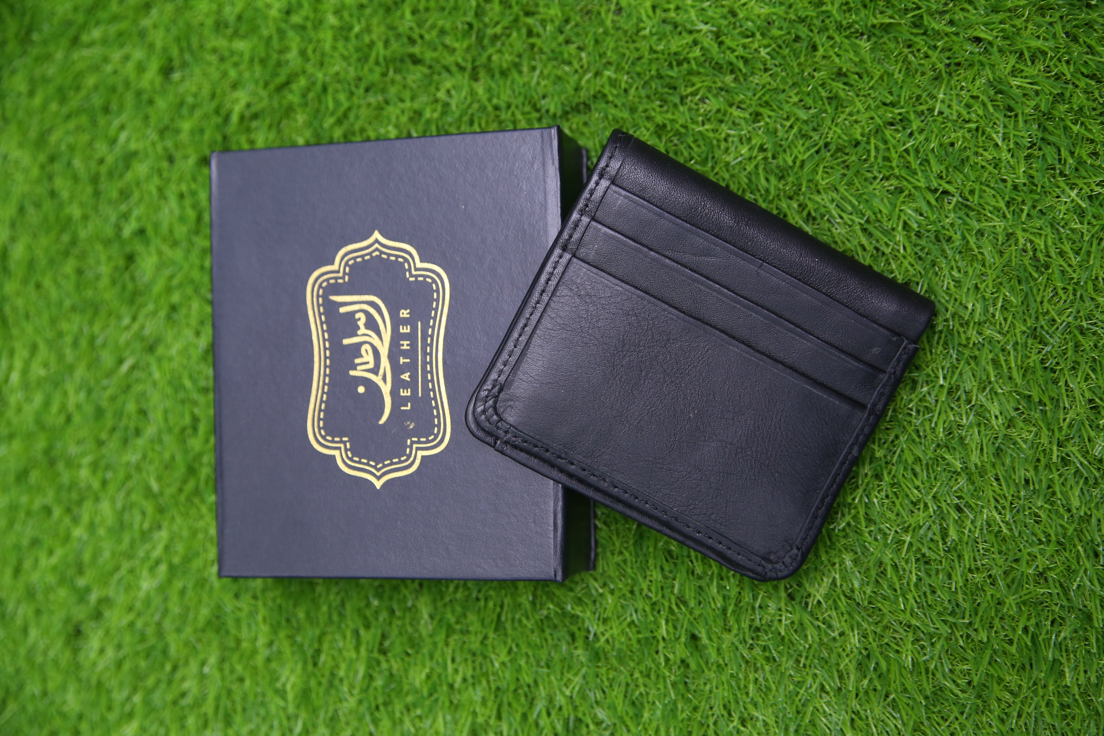 Slim Essential Leather Card Holder